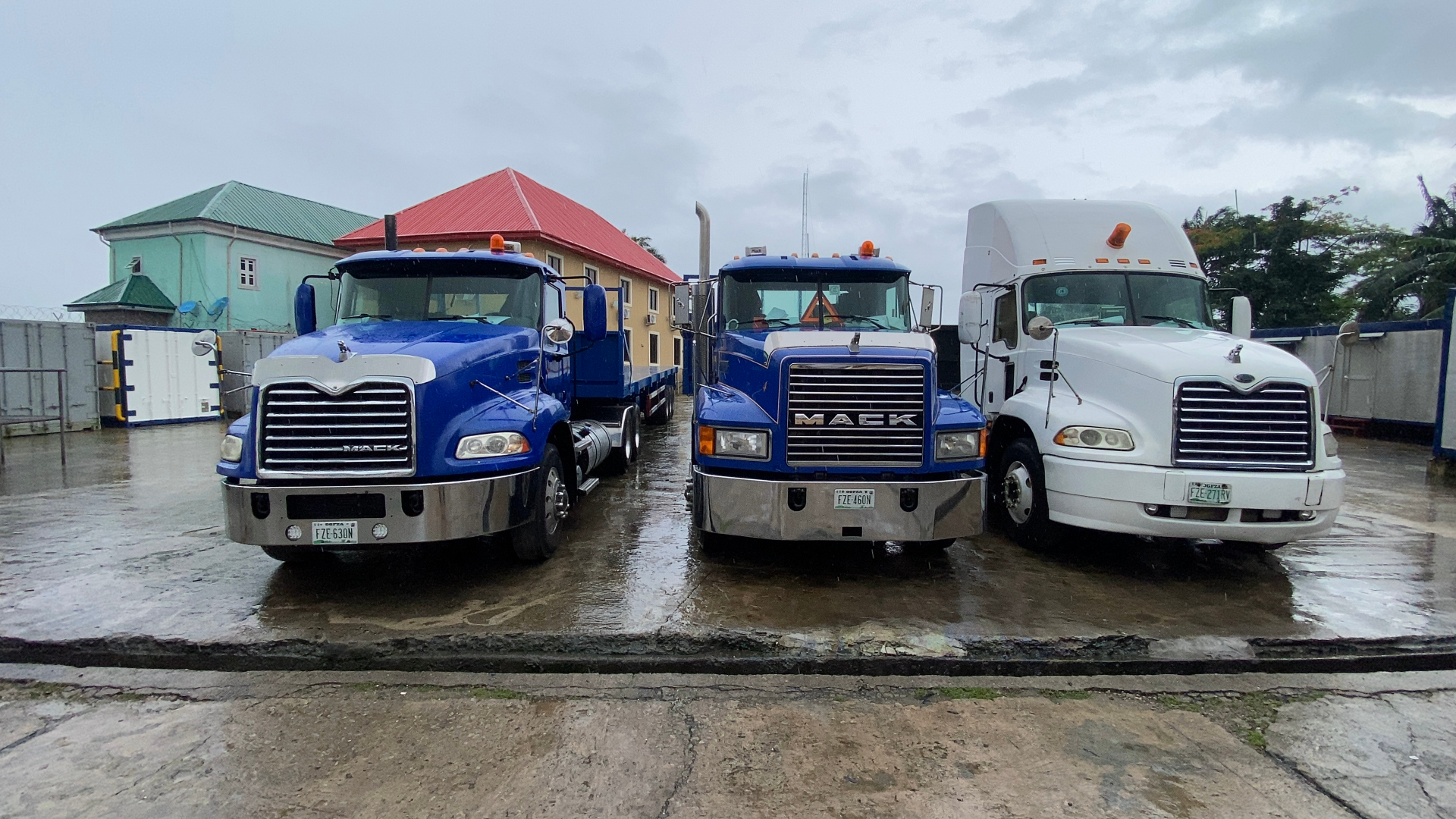 Modern Mack Units
